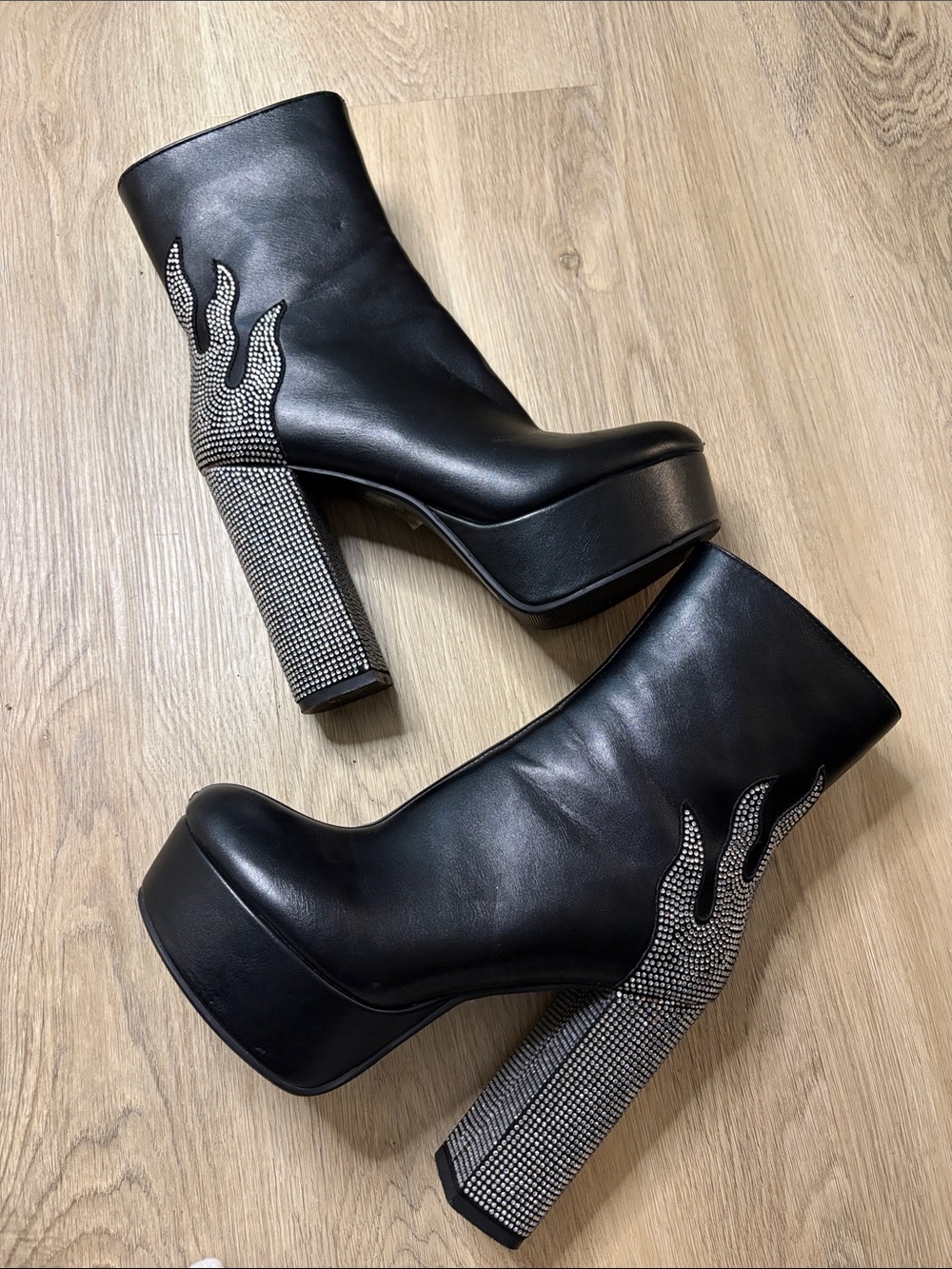 Azalea Wang dolls kill Black Platform Boots Rhinestone Flame Detail 7.5 flashy